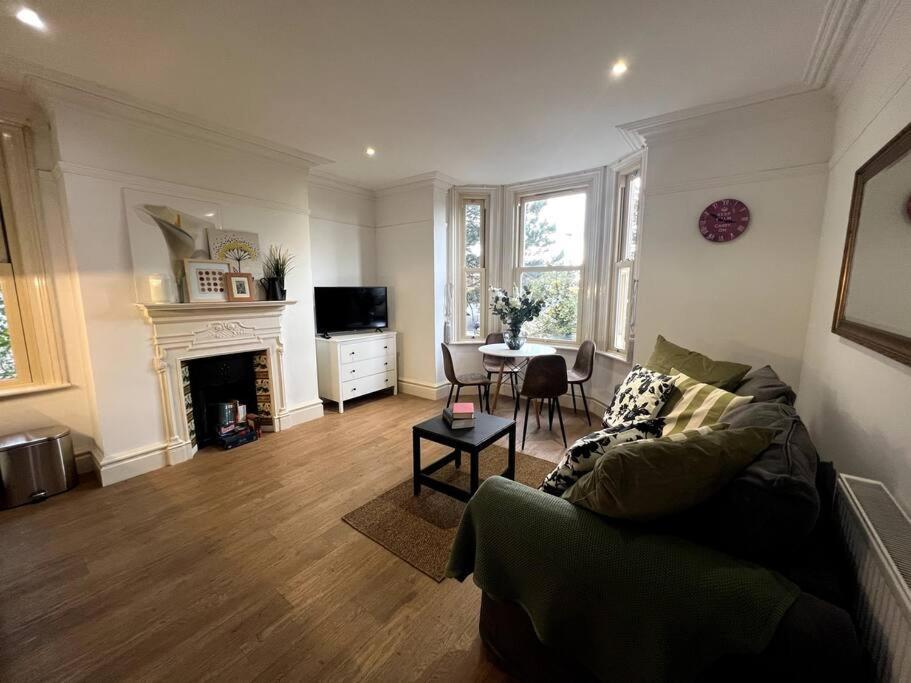 Ferienwohnung The Burley At Scalford House Melton Mowbray Exterior foto